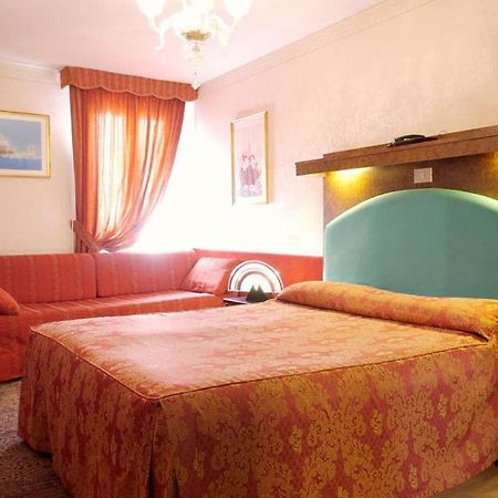 Antica Casa Carettoni Hotel Venice Bilik gambar