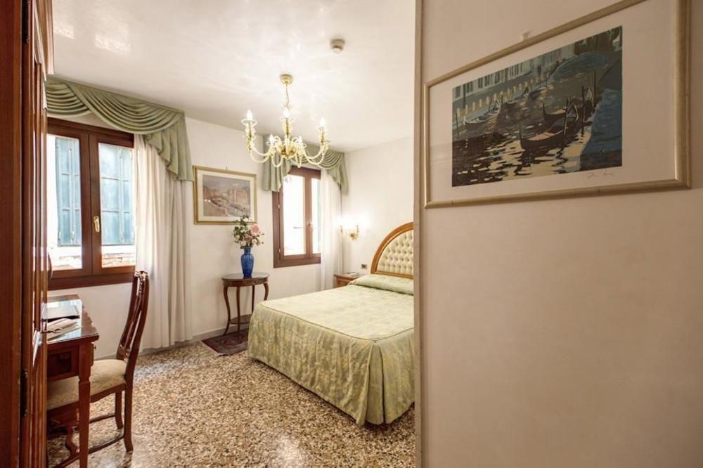 Antica Casa Carettoni Hotel Venice Luaran gambar