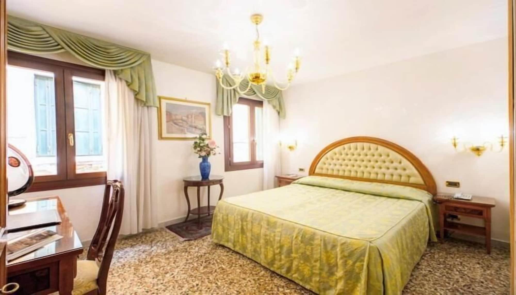 Antica Casa Carettoni Hotel Venice Luaran gambar