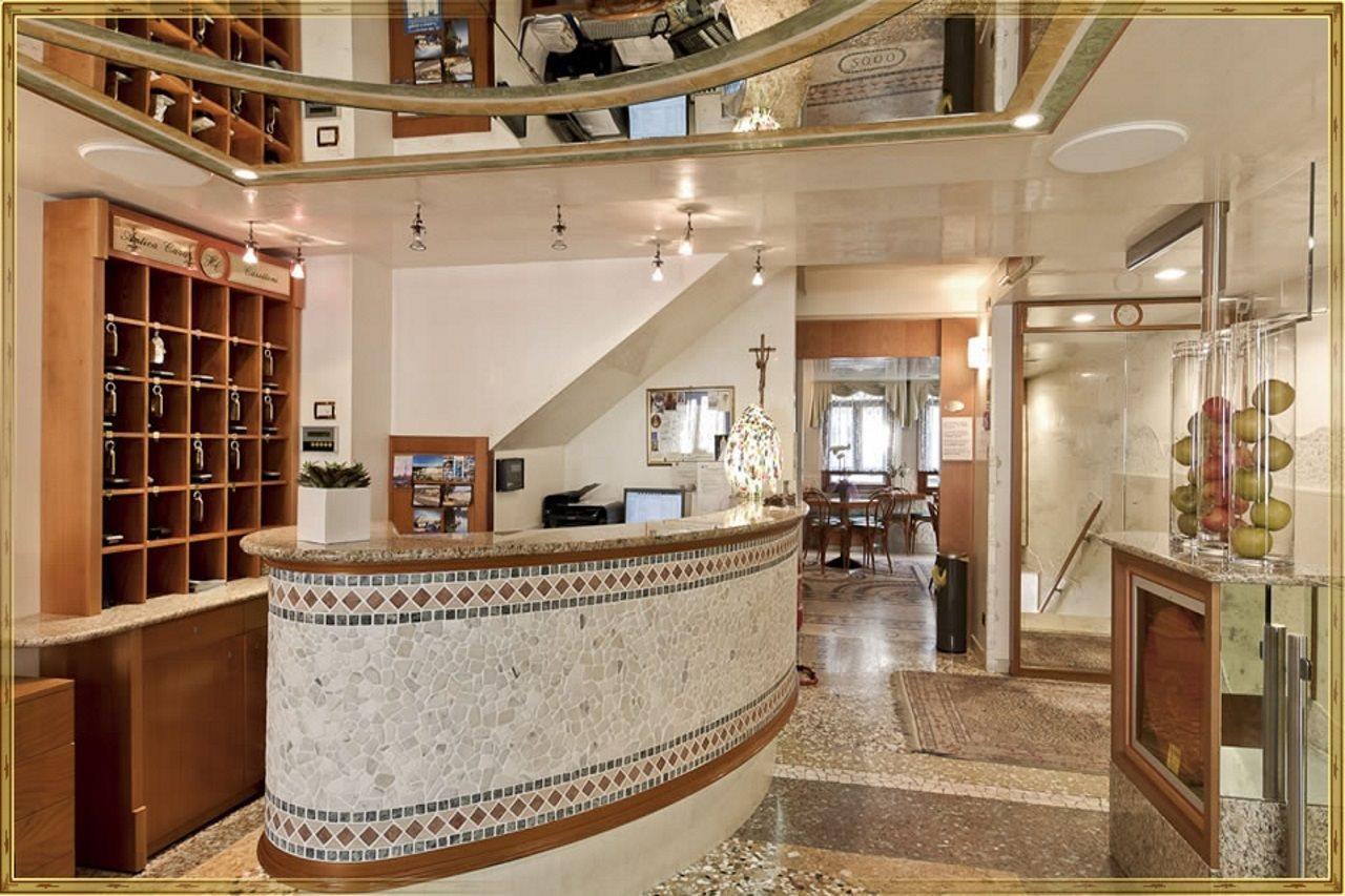 Antica Casa Carettoni Hotel Venice Luaran gambar