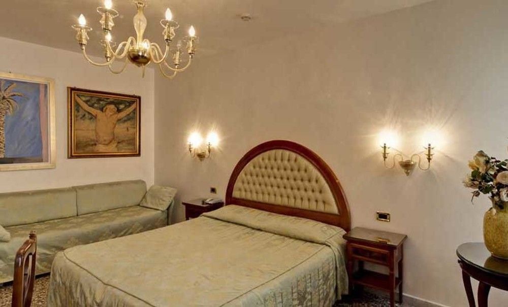 Antica Casa Carettoni Hotel Venice Luaran gambar