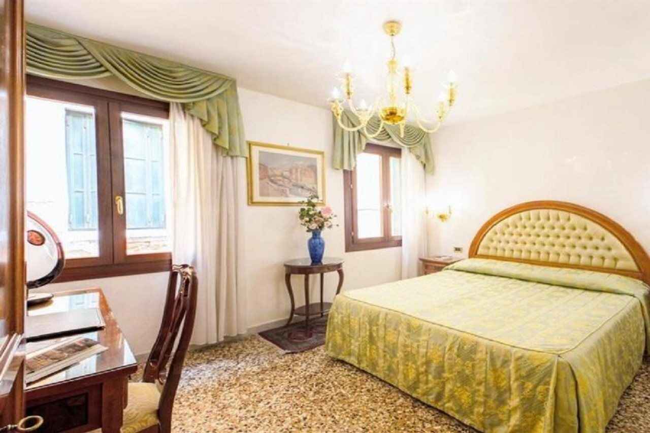 Antica Casa Carettoni Hotel Venice Luaran gambar