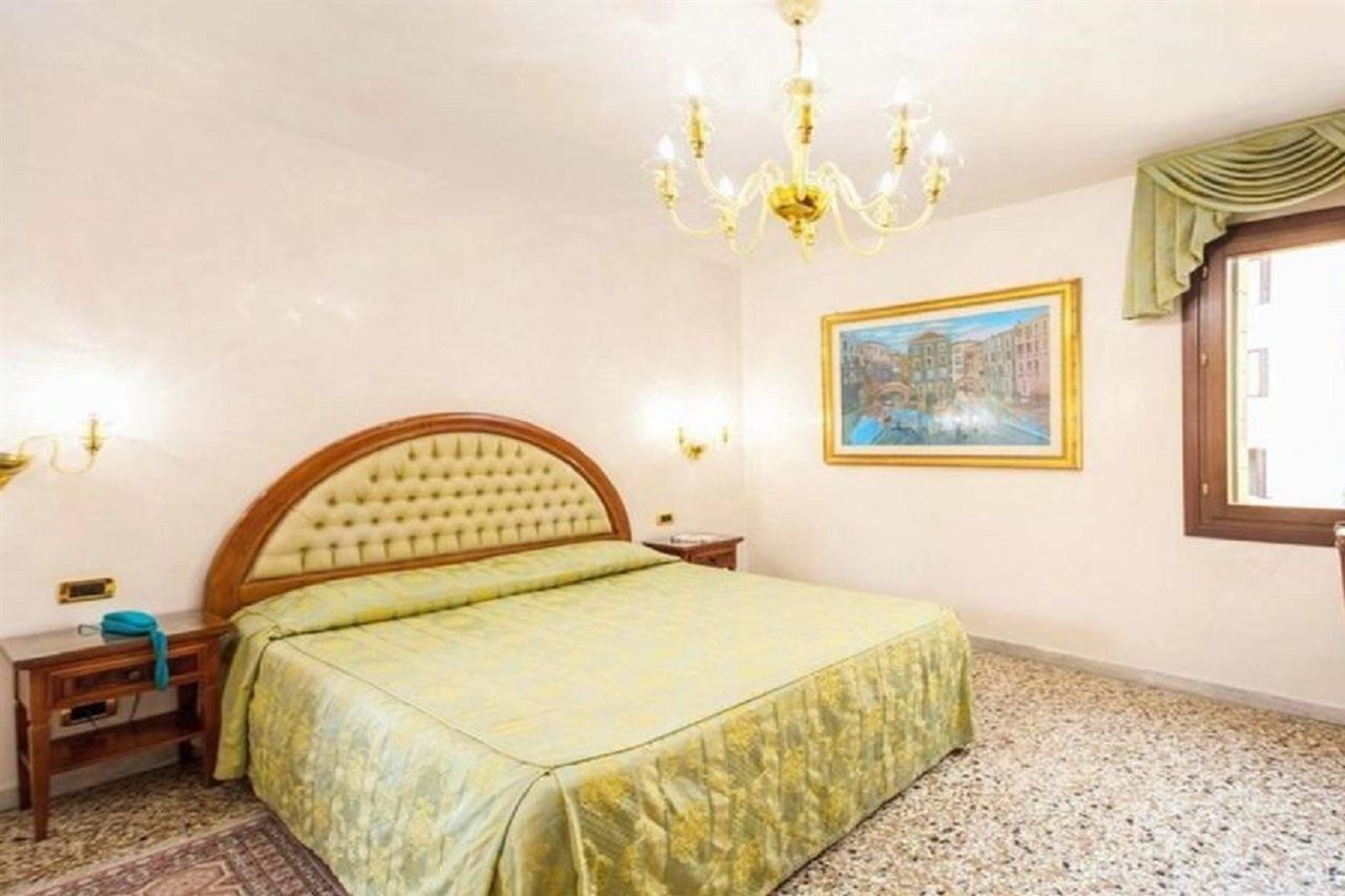 Antica Casa Carettoni Hotel Venice Luaran gambar